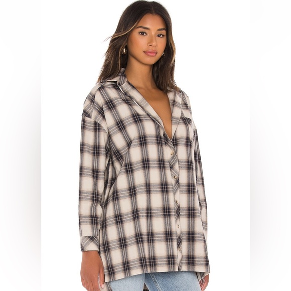 Lovers and Friends Gela Oversized Top - Picture 2 of 8